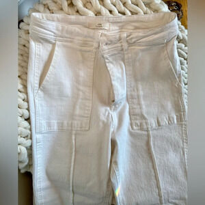 Easel Los Angeles white jeans size XS. Pleated‎ detail. Great condition